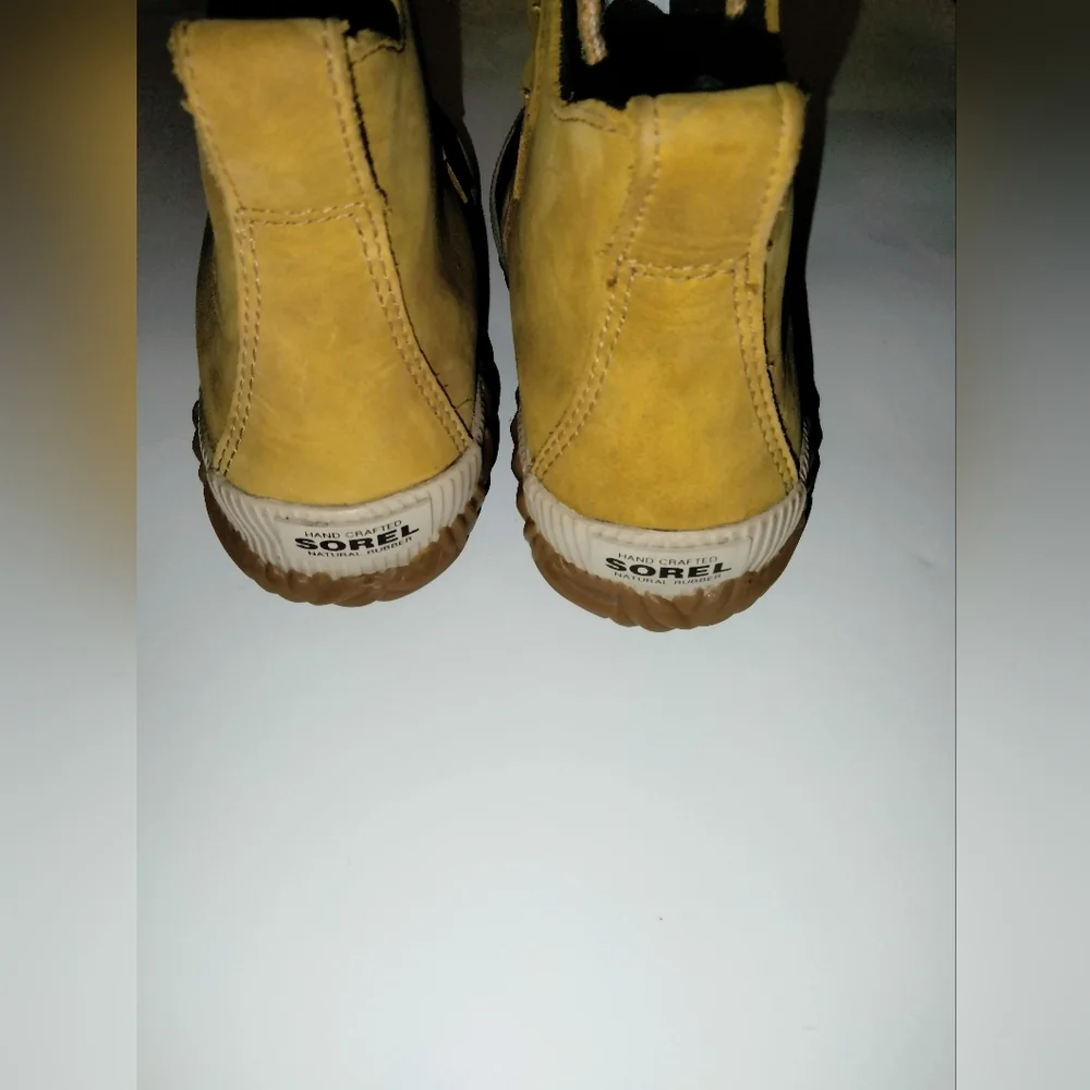 Sorel (Size 6) Colorblock Out N About Leather Weatherproof Plus Elk Hi-Top Boots